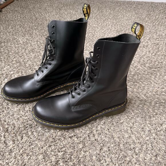 DR. MARTENS 1490 SMOOTH LEATHER BLACK BOOTS 10 Eye Leather Mens Size 13 M NEW main image 4